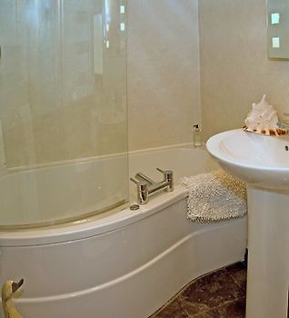 Cleveley Mere Luxury Waterside Lodges Scorton  Экстерьер фото