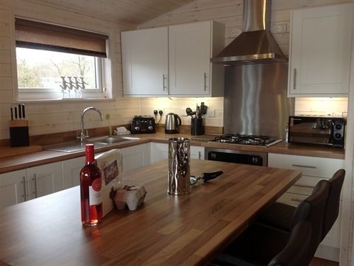 Cleveley Mere Luxury Waterside Lodges Scorton  Экстерьер фото
