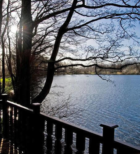 Cleveley Mere Luxury Waterside Lodges Scorton  Экстерьер фото